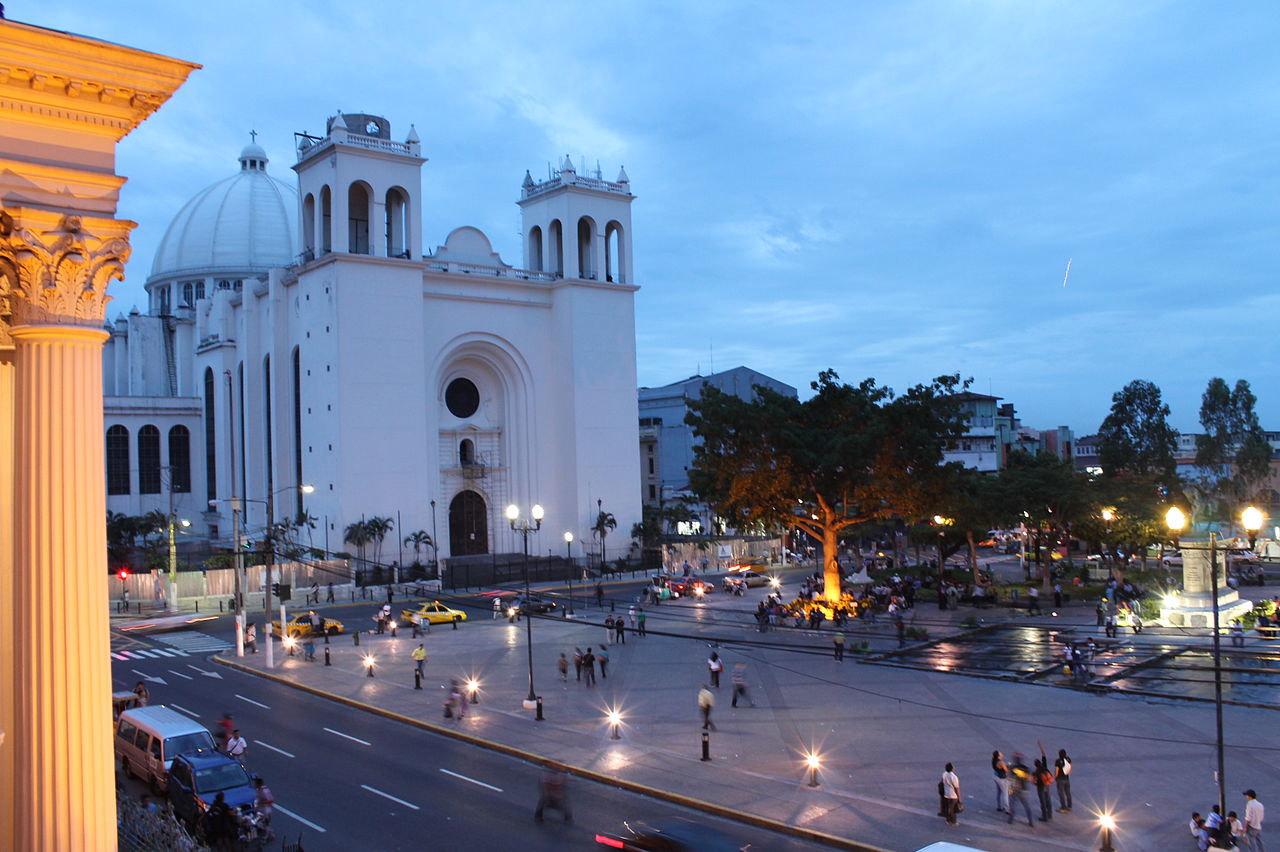El Salvador käivitas linnatervise mudeli