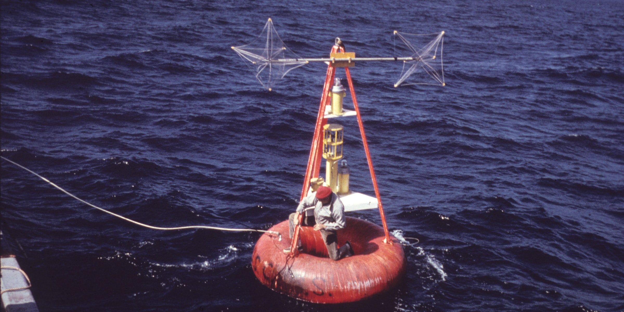 Buoy outfitted for measuring geomagnetic parameters.