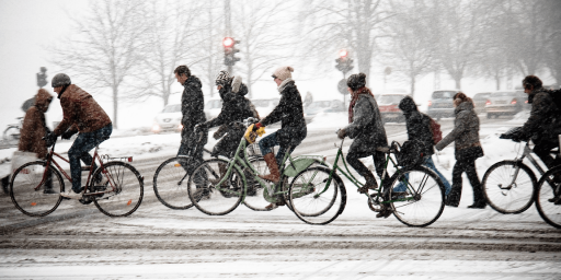 雪の中でサイクリング、コペンハーゲン