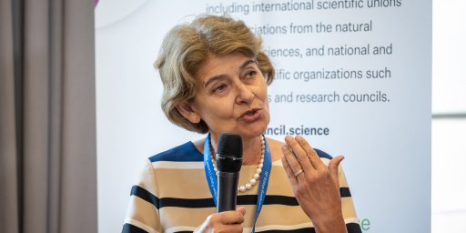 Irina Bokova, patronne de l'ISC, s'exprimant lors de l'ESOF2022