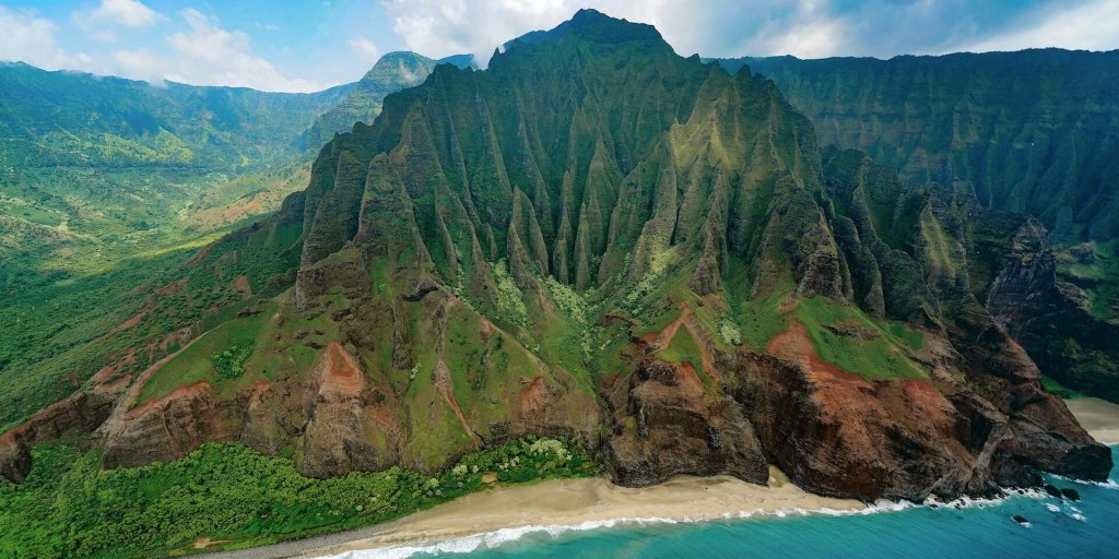 The Nā Pali coast on the island of Kauai, Hawaii.