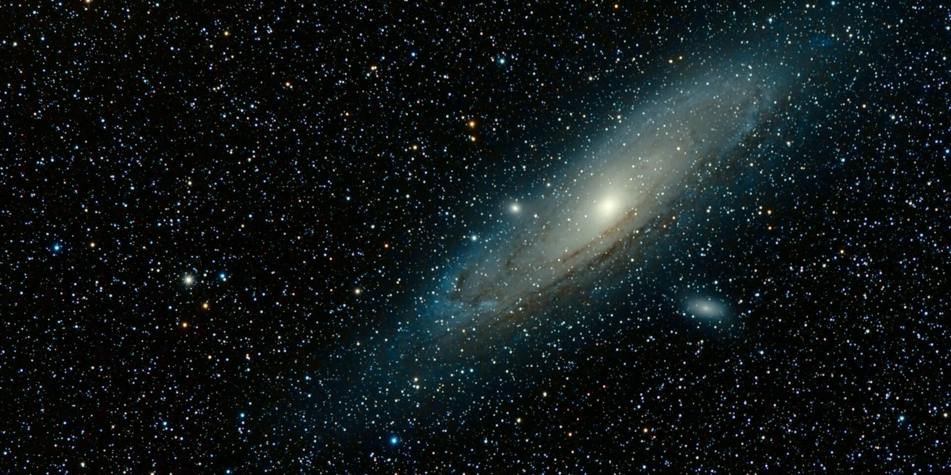 Andromeda kosmoses