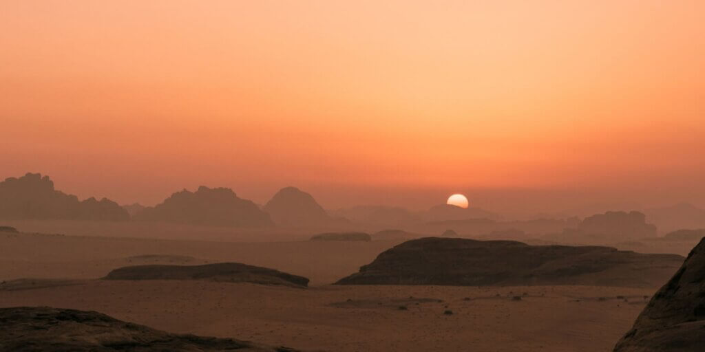 saudi arabia horizon at night