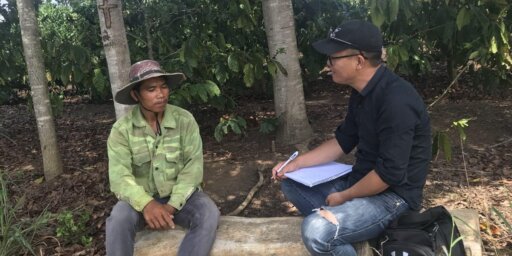 Founder and CEO of the Central Highlands Centre for Community Development and Climate Change Adaptation (CHCC) Dr. Toan Dang interviews a member of the community from the central highlands of Vietnam