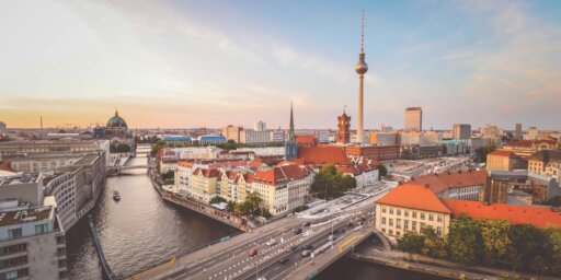 Una vista della città di Berlino durante il tramonto