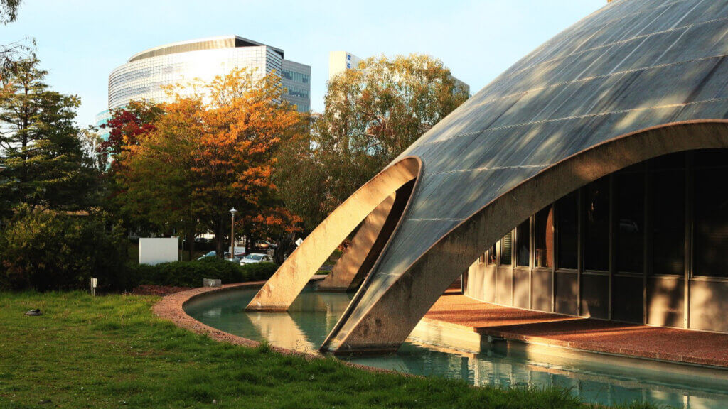 A photo of the Australian National University with the Shine dome on the right