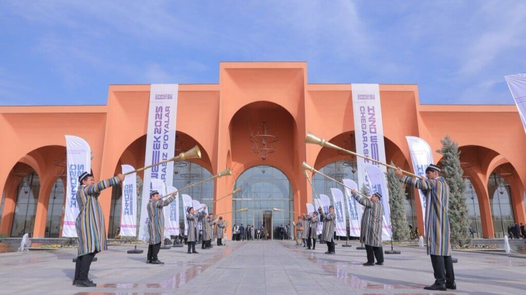 Церемония по откриването на Innoweek в Узбекистан